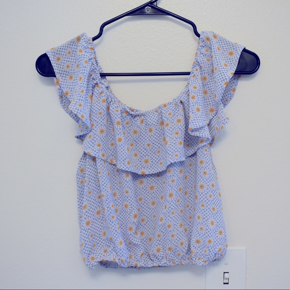 Off the shoulder daisy crop top